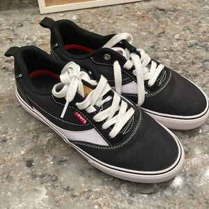 Womens Levi’s sneakers